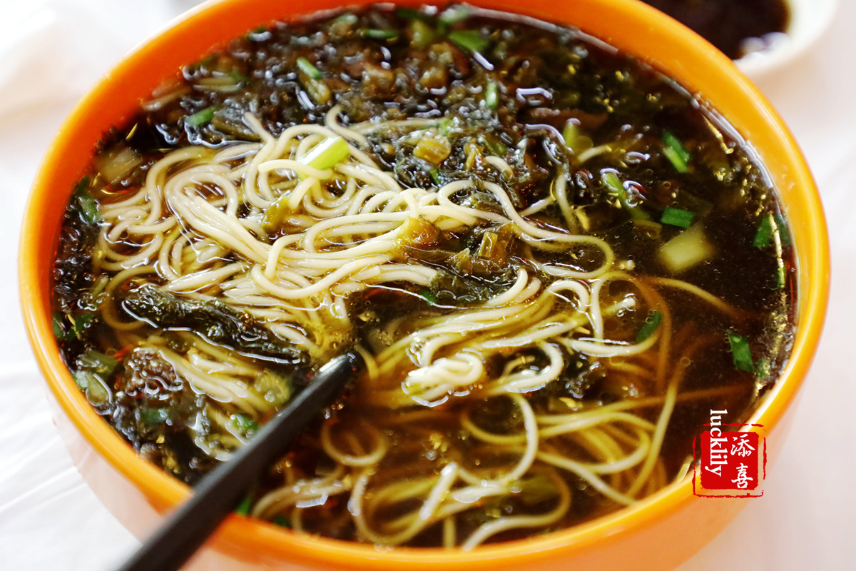 浇头|吃了这四家镇江代表性的网红面馆,基本就成了镇江锅盖面的全科生