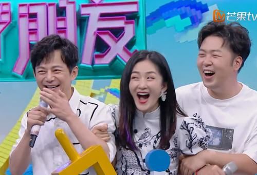  小时代|黄明昊成为快本常驻主持！看到回怼陈学冬这一幕，网友直呼不意外