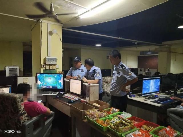 派出所|点赞！文地派出所连续两晚组织民警对文地的酒吧、宾馆、足浴等进行夜巡....