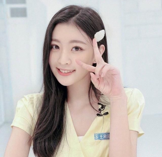  青春|在“青春有你2”和虞书欣的前9名中，她理应进入前9名