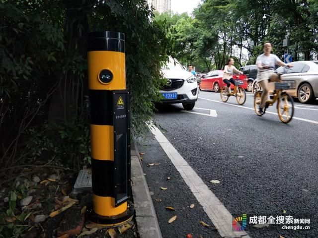  城市|全国首创“安全过街神器”现身成都 夜间过街心不虚了