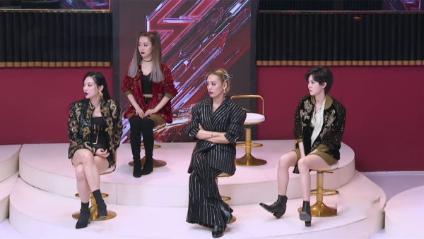  赛制|乘风破浪：四公赛制引姐姐不满，郑希怡没加入宁静组错在蓝盈莹？