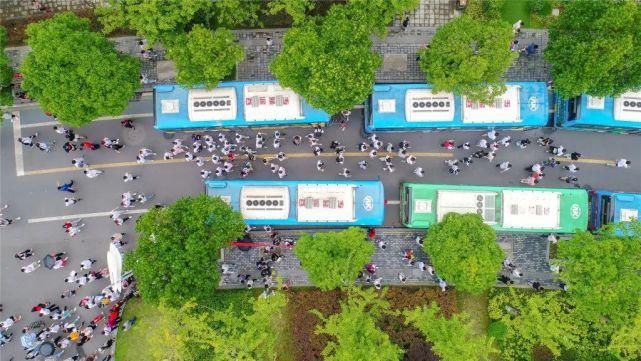  刘昌松|╭(●`?′●)╯╰(●’?’●)╮考完啦！