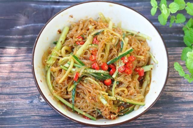  低热量|面条米粉一边站，夏天早餐锁定它！0脂肪，低热量，医生也爱吃！