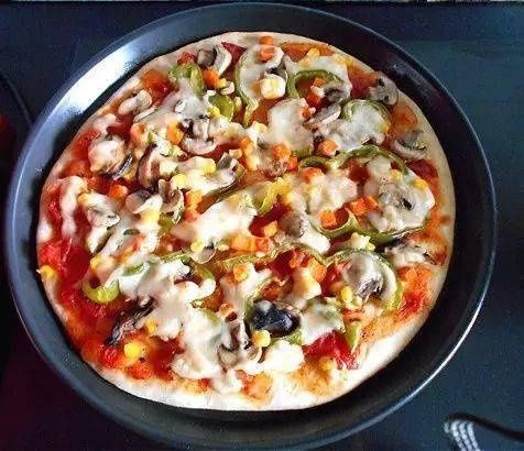 披萨|自己在家做素食披萨,做法简单,味美料足