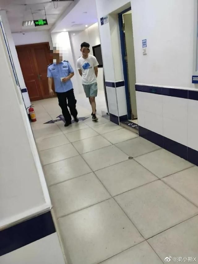  名男|自如女租客洗澡时遭男子破门而入，男子：我要晒衣服