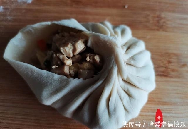 馅料|外皮超薄焦香,内馅丰富料足,试试这个馅料新搭配,保你会喜欢