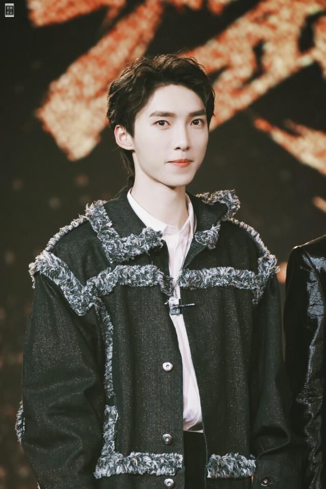 颜值|实力强劲的新兴男团R1SE,高颜值花美男让人眼前一亮