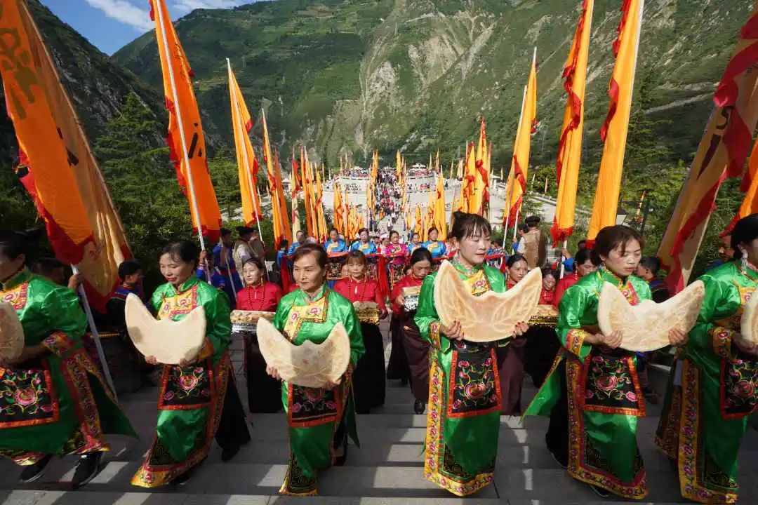 大禹祭坛前|锁定现场！汶川大禹祭坛太hot！