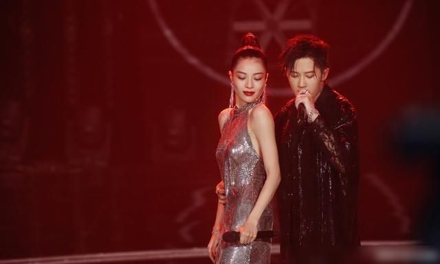  牛骏峰|《跨界歌王》丁太升评论郑恺是KTV歌手，王凯演唱武汉民歌