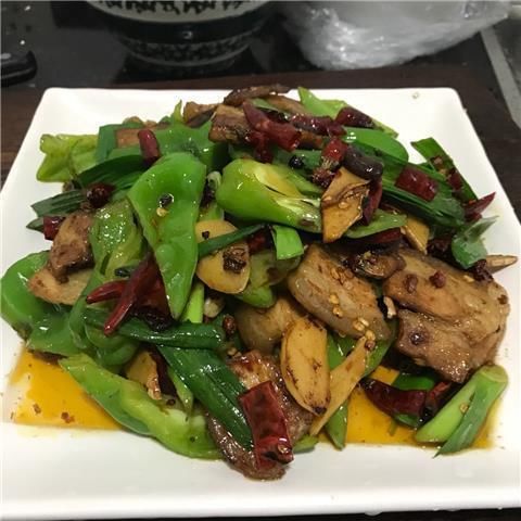  香气|青椒回锅肉，做法简单，香气浓郁，肥而不腻！