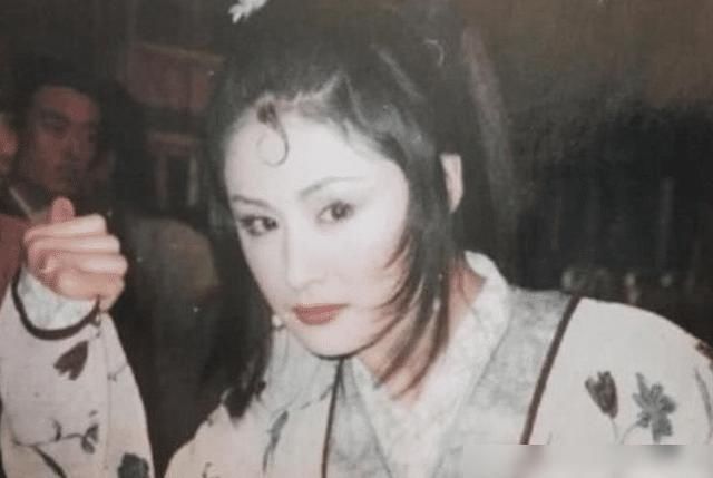 刘雪华|如今嫌她们丑，当年追成狗！下面4位发福女星，当年可都是大美女