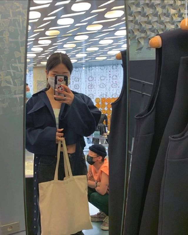  权志龙|「BigBang」「新闻」200721 粉丝分享上周偶遇权志龙的新图，令人羡慕的好运气