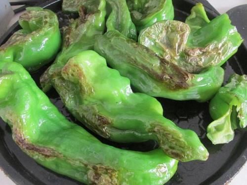 青椒|最馋这菜,煎一煎就上桌,鲜辣香超入味,一大盘才2块钱