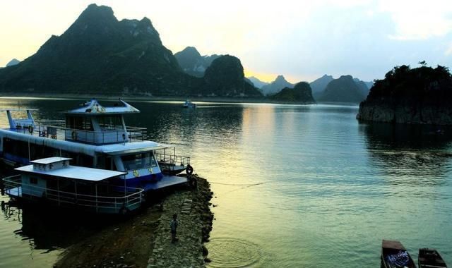 鲜有|中国唯一没有大坝的人工水库,藏着越南下龙湾的美景,却鲜有人知!