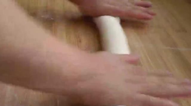  好吃|洋葱别凉拌，学会这种吃法，鲜香味美又多汁，出锅比包子好吃！