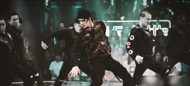  大秀|这就是街舞3，王一博队长大秀圈粉无数，浅谈一波王炸丛林豹子！