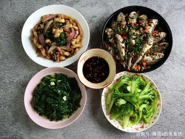 串门|老爸来串门,我准备了几道菜,花钱少吃得香,朋友好吃才是王道