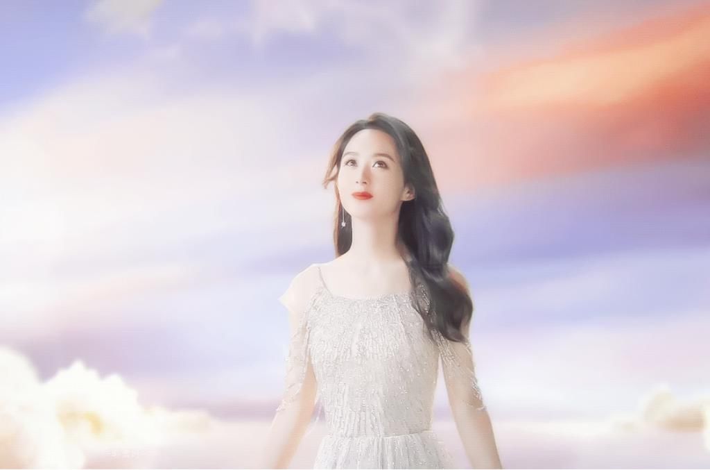  意外|《中餐厅》宣传片花絮，离开特效后的赵丽颖，意外暴露最真实演技