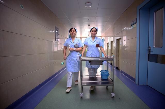  专家|省市两级定点医院20多名专家组团 省六院多项措施全面保障 为农村贫困精神疾病患者排忧解难