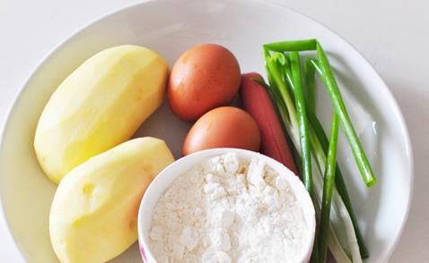 酥脆|土豆不要炒着吃了,2分钟学会新吃法,焦香酥脆,全家大小抢着吃