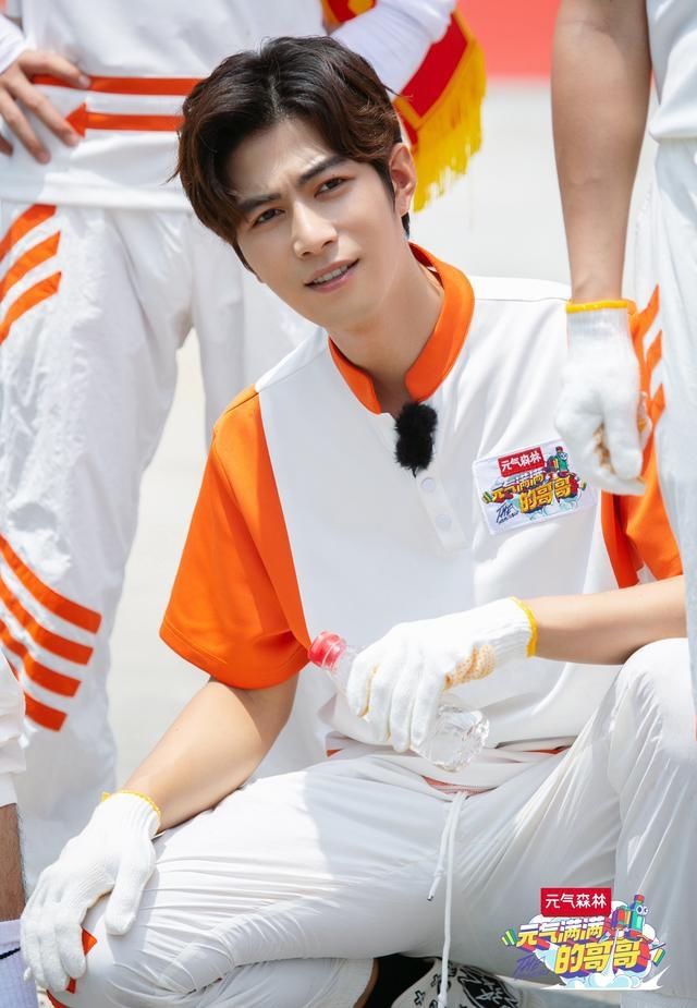  节目|《元气满满的哥哥》套路也在不断成长 新成员赵让赖美云伪装力MAX