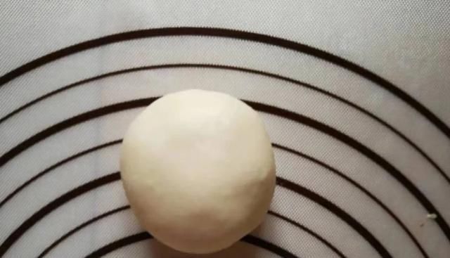  奶黄|超好吃的奶黄小餐包，松软香甜，一口咬下去根本停不下来！