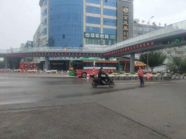  机非|合阳县教育局：在机非分离文明交通劝导活动中锤炼担当意识、落实责任意识