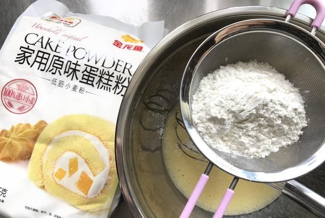 操作|法式甜点草莓慕斯,颜值高口味赞,操作非常简单,跟我一起做起来