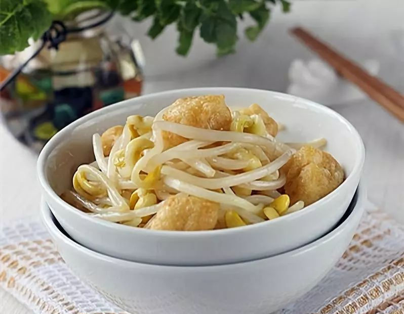 油豆腐|美食精选:瘦肉玉米菜心粥,油豆腐炒豆芽,荷叶饼,爆三样的做法