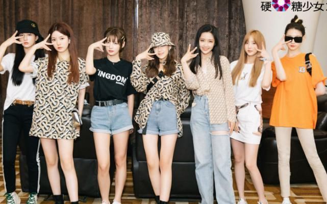 奔跑吧|THE9与硬糖少女谁能上跑男官微发起投票,人气差距有点大了