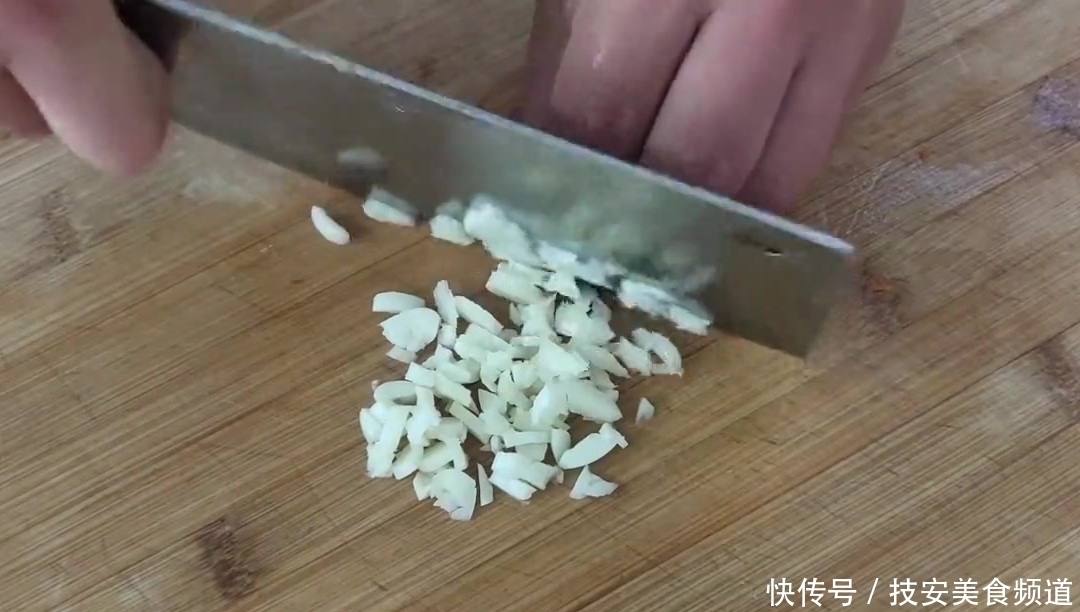  好吃|黄瓜最好吃的做法，营养健康又美味，全家人都喜欢吃！