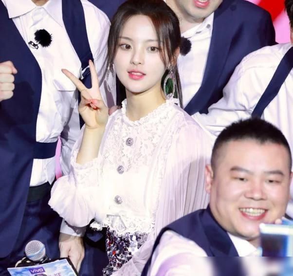 张艺兴|张艺兴告别《极限挑战》,原因是行程紧密?网友:我们都懂