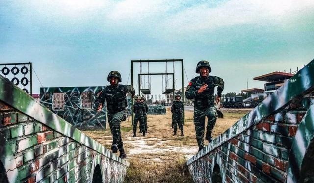 策划|军团策划丨燃!节日不忘战备,中国军人枕戈待旦……