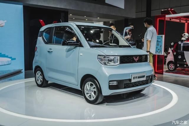  坦克|宝马4系看完只能说真香！WEY竟然发布了一台坦克？2020成都车展！