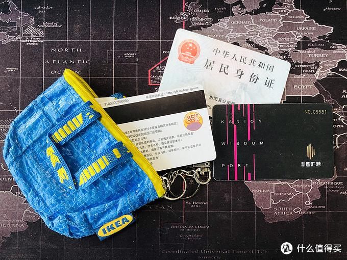  社畜|入职一年的年轻人每天都背什么？一个浑浑噩噩社畜的EDC