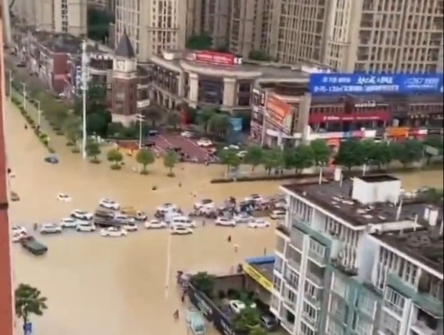 桂林突降暴雨：学校停课市区内涝，目前已解除橙色预警
