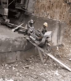 嫂子|搞笑GIF:大哥出差,嫂子让我去包饺子,我该带点什么呢