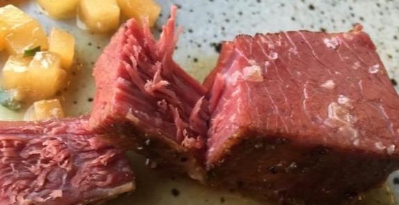 体验|亲临体验全澳最著名法国餐厅,品17道菜,赏55层美景,就餐3小时