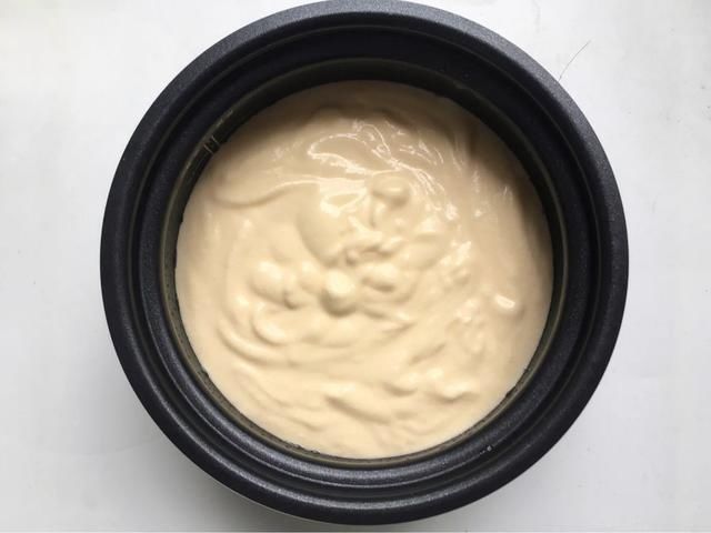 戚风蛋糕|1碗面粉3个鸡蛋,教你用电饭煲做出蓬松大蛋糕,入口即化天天想吃