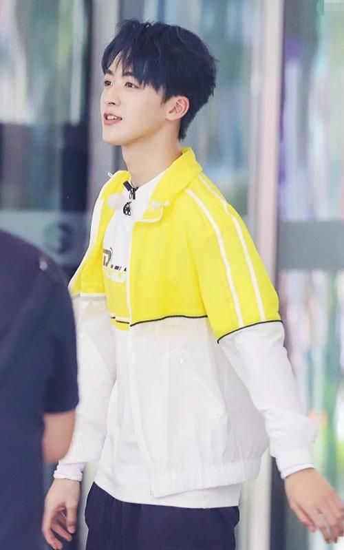  蔡徐坤|陈立农蔡徐坤将同框，何洛洛高考成绩未公布，参加《奔跑吧》状态好