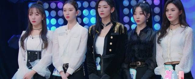  期节目中|爆笑！《青春2》四胞胎同台蔡徐坤傻傻分不清，虞书欣又成表情包