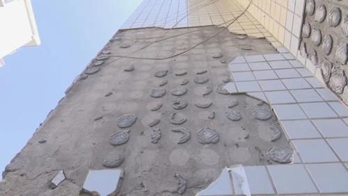  栗源|【市长热线】瀚水栗源高空掉瓷片砸中小车，维修费起纠纷