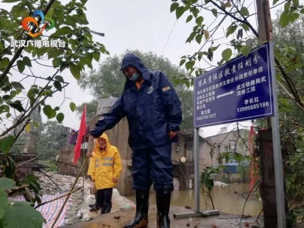 机修车|“雨不停，我们就战斗不止”