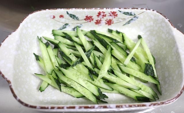  酸辣|“秋老虎”来了，自制1碗酸辣凉粉，开胃填饱肚子，还不担心长肉