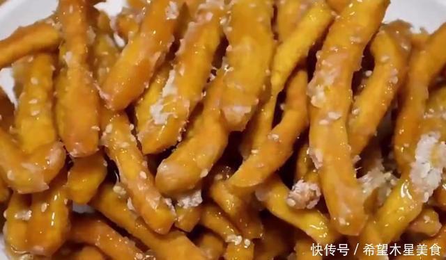 咬一口|南瓜别炒了,做成麻花,浓浓南瓜香,咬一口嘎嘣脆,小时候的味道