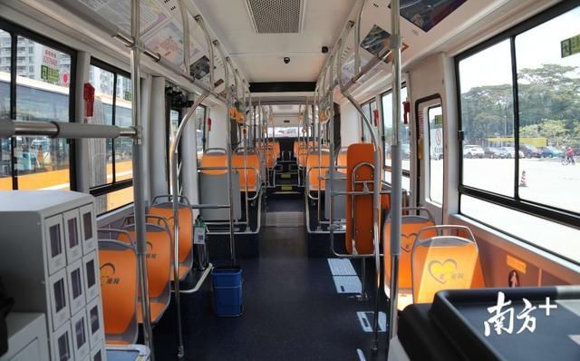  细节|新版“巨无霸”公交车上线广州BRT，这些细节不同了