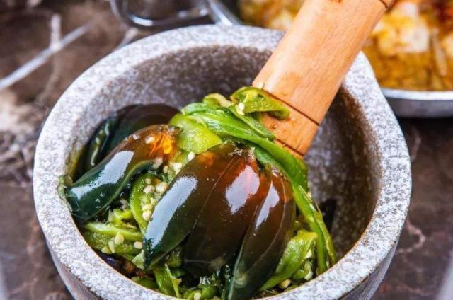  吃亏|这道菜长得像“猪食”，味道却清爽美味，赶紧试试保证你不会吃亏