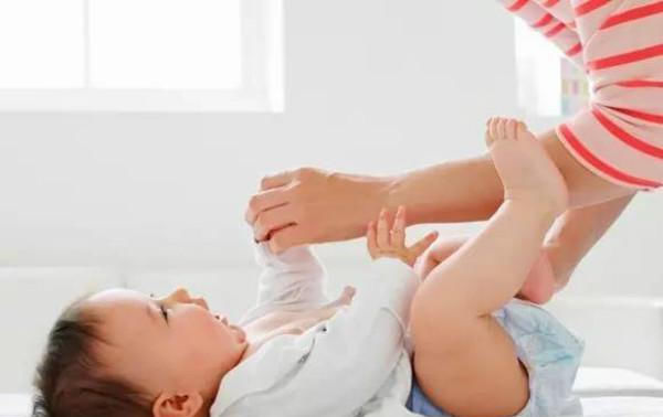  纸尿裤|夏天给宝宝换纸尿裤，有哪些需要注意的误区？妈妈尽快改正过来