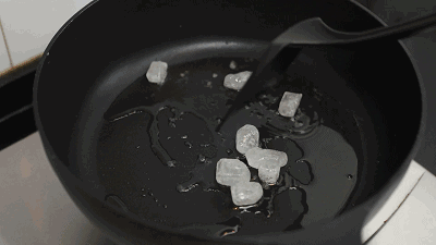 糖色的时|红烧肉炒糖色,这个比例最关键!没掌握好,难怪又苦又焦还发黑